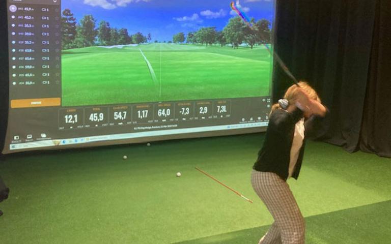 Golf simulator på Sofiendalskoen