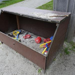 Nedslidt, ødelagt eller bare for lidt legetøj. Det er hverdag i mange danske daginstitutioner.
