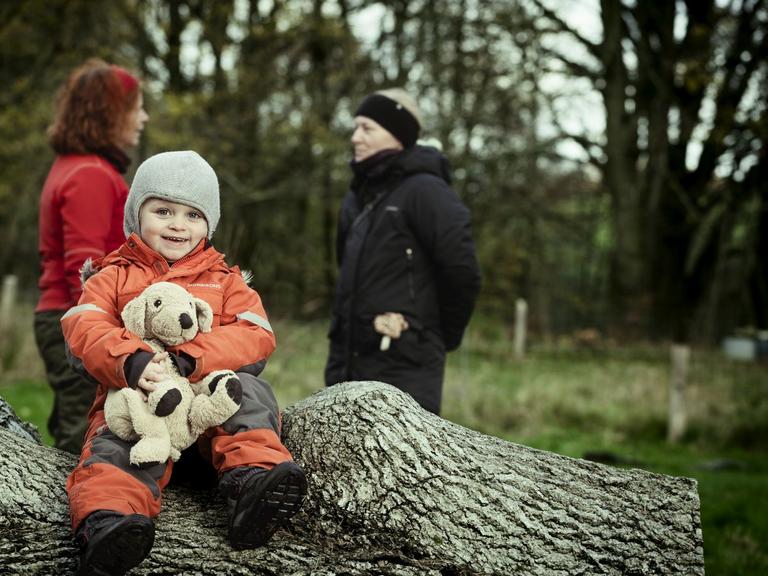 Pædagoger kan hjælpe forældre, der er usikre i forældrerollen.