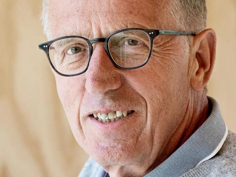 Professor Lars Qvortrup gør i ny bog op med myter om børn og unges mistrivsel