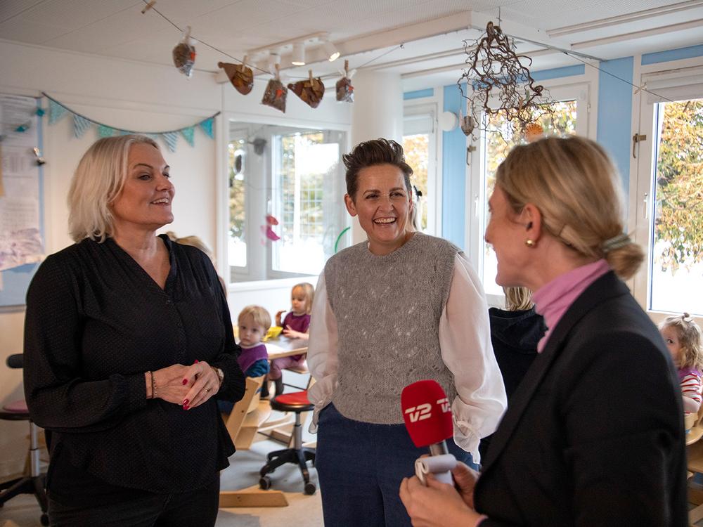 SF-formand Pia Olsen-Dyhr lancerede udspillet om minimumsnormeringer på institutionsniveau i forbindelse med et besøg i Dosseringens Vuggestue i København.
