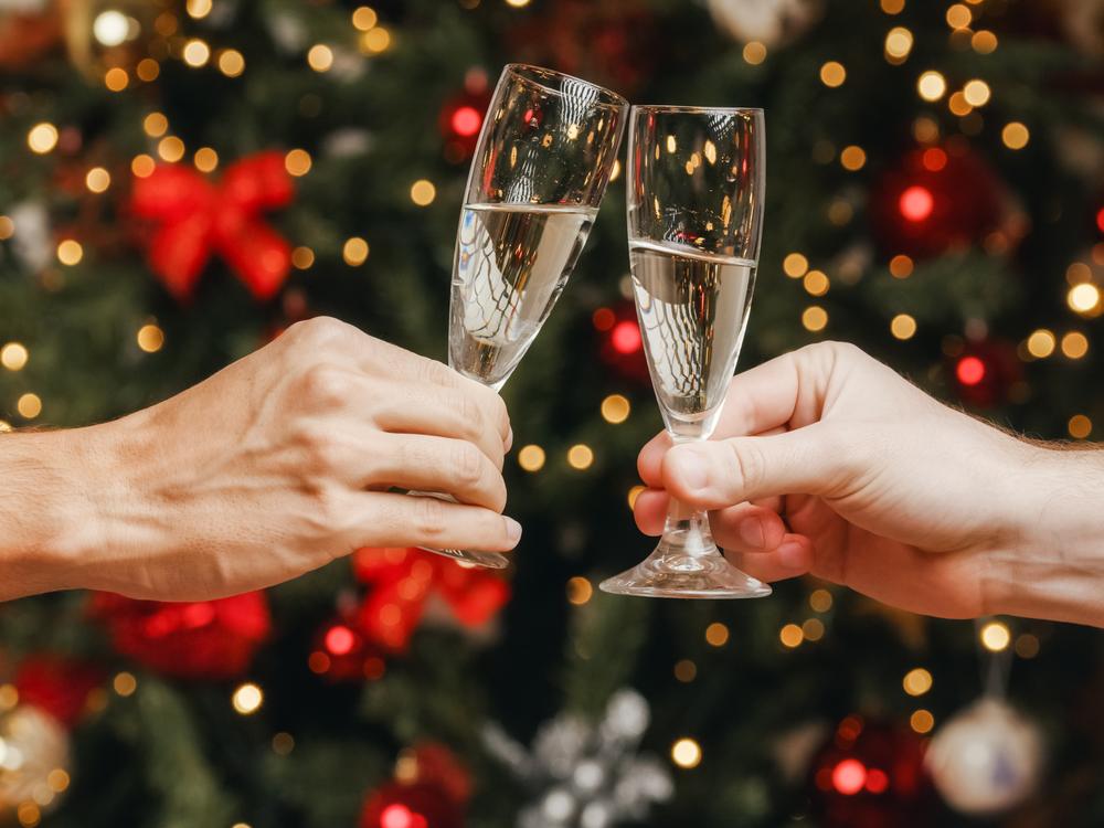 Det gør ikke noget, at du nyder et enkelt glas alkohol eller to til julefrokosten, selvom du er leder