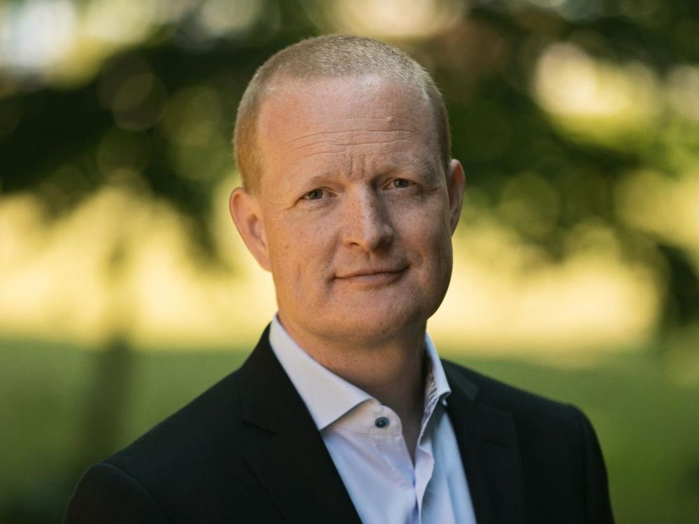Administrerende direktør i Pædagogernes Pension Sune Schackenfeldt tager Trumps indsættelse som præsident i USA med ophøjet ro