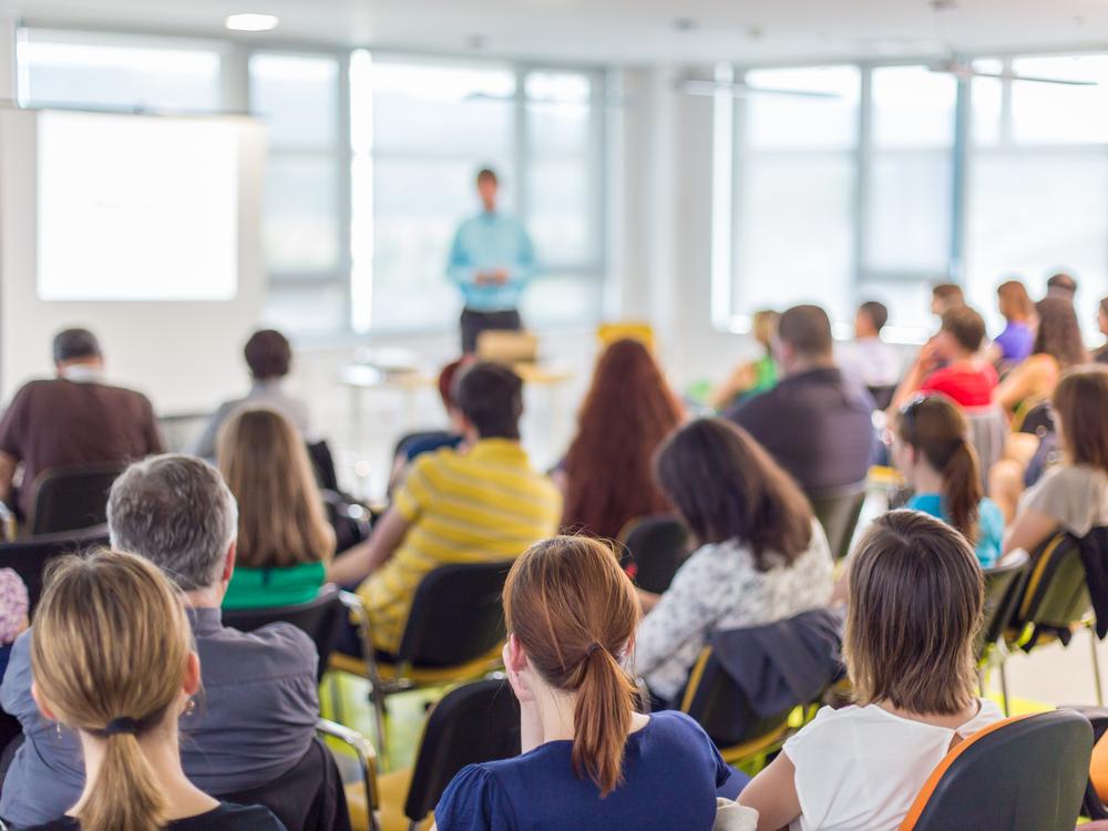 Konference med stort publikum