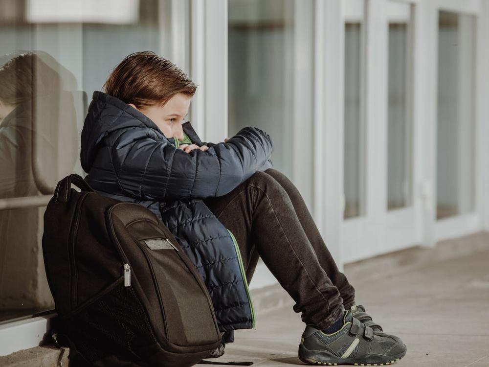 I snit risikerer et barn i hver eneste 6. klasse at ryge ud af skolens fællesskab. Fritidspædagogerne kan give dem mod på skolen igen.