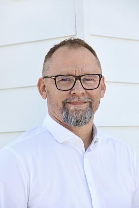 Portrætfoto af Ledelsesforsker Karsten Mellon