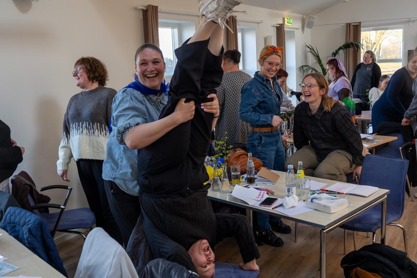 Legepaletten, stoleleg