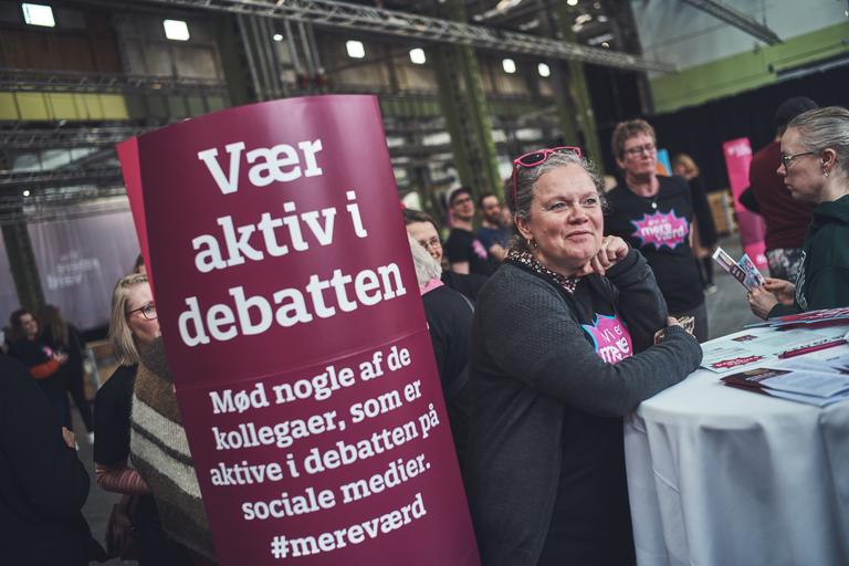 stormøde aktiv i debatten stand